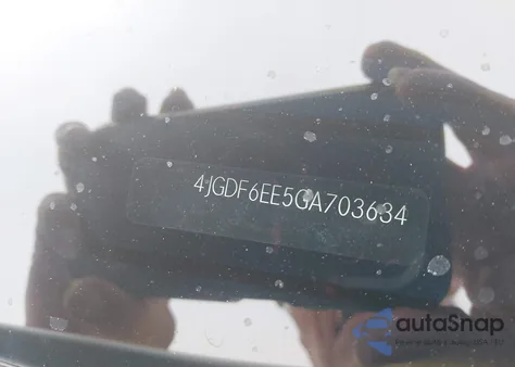 2016 Mercedes-Benz Gl 450 4Matic z USA, uszkodzony, nr VIN 4JGDF6EE5GA703634